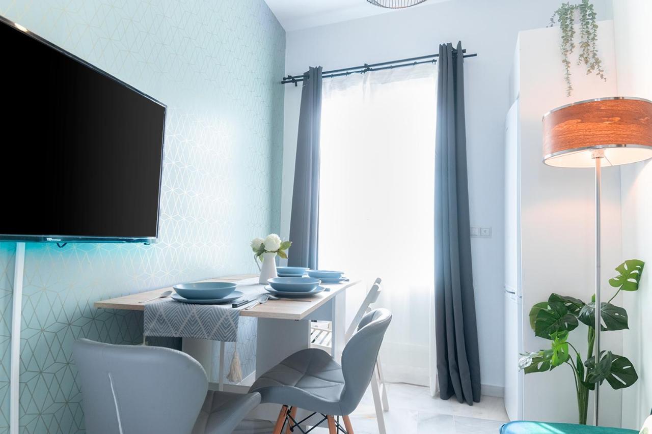 Downtown Apartment With Private Terrace & Jacuzzi Seville Ngoại thất bức ảnh