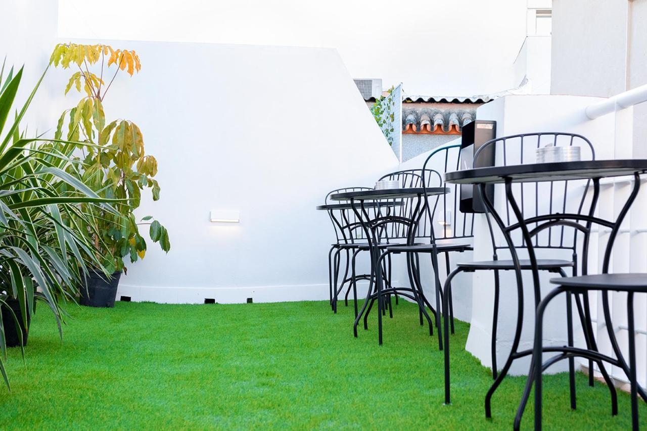 Downtown Apartment With Private Terrace & Jacuzzi Seville Ngoại thất bức ảnh